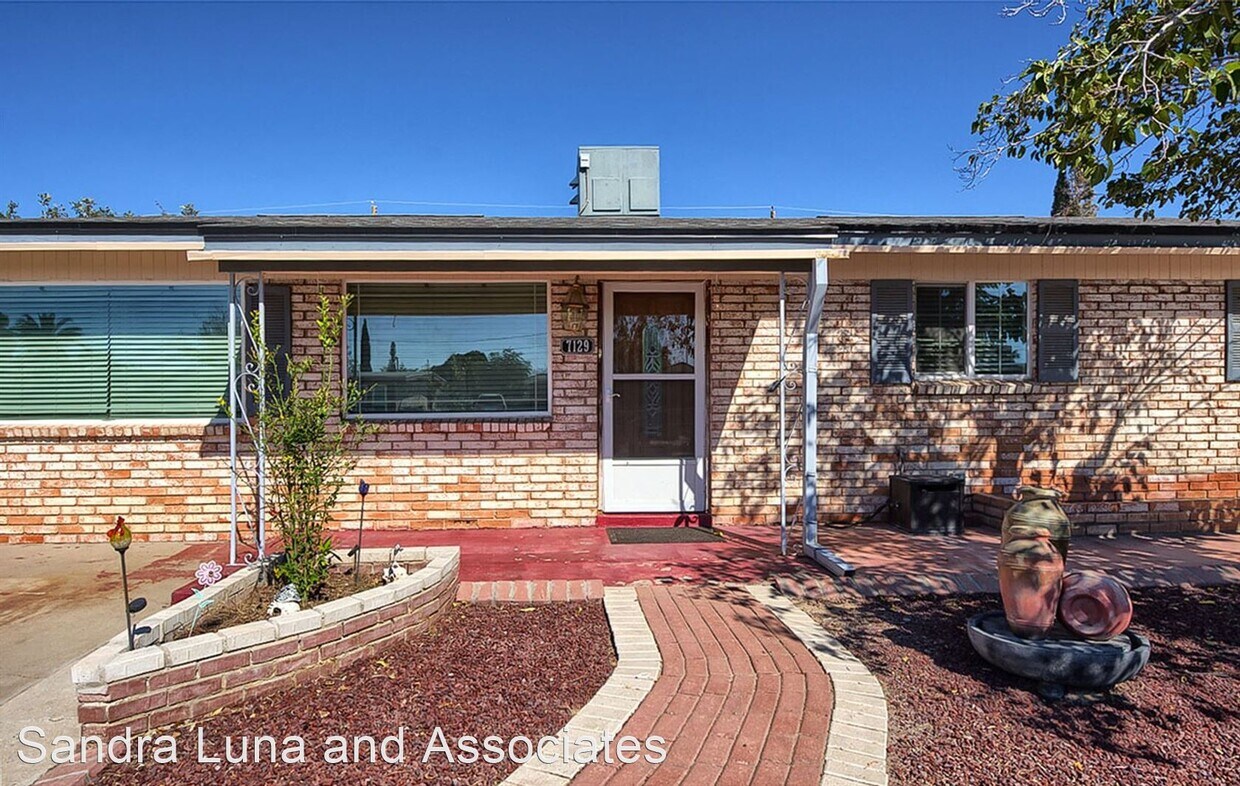 Primary Photo - 4 br, 2 bath House - 7129 Orange Tree