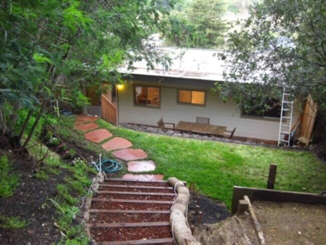 Building Photo - 26 Taylor Dr