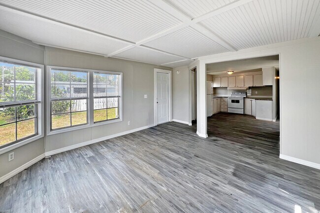 Building Photo - 7627 Grady Dr
