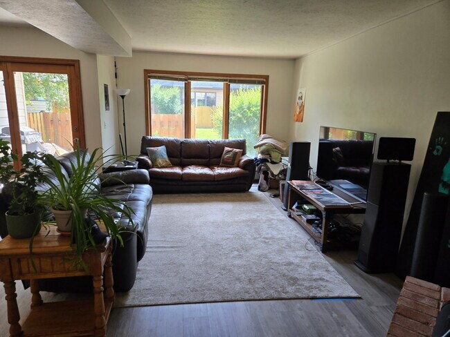 Foto del edificio - 1712 W Olive St