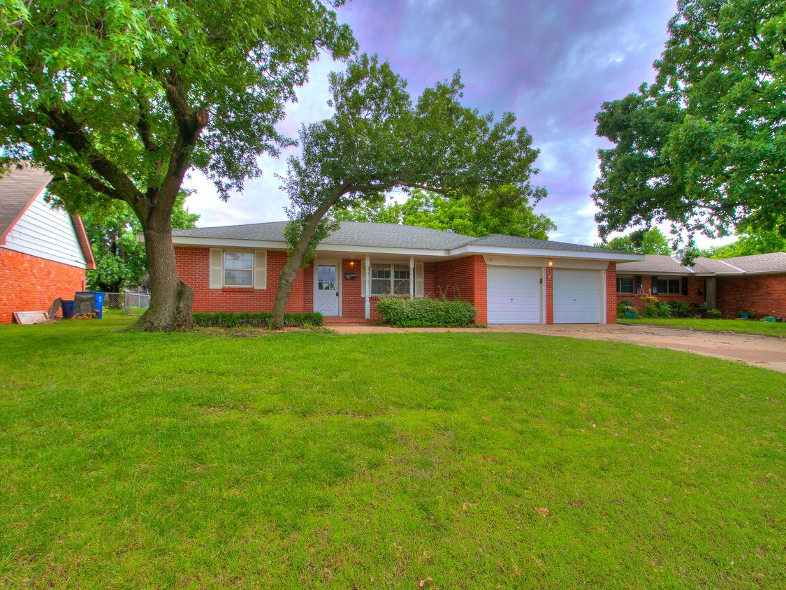 Primary Photo - 136 Burton Pl