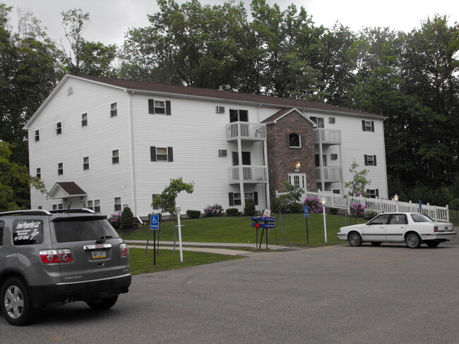 Building Photo - 12866 Raymond Dr