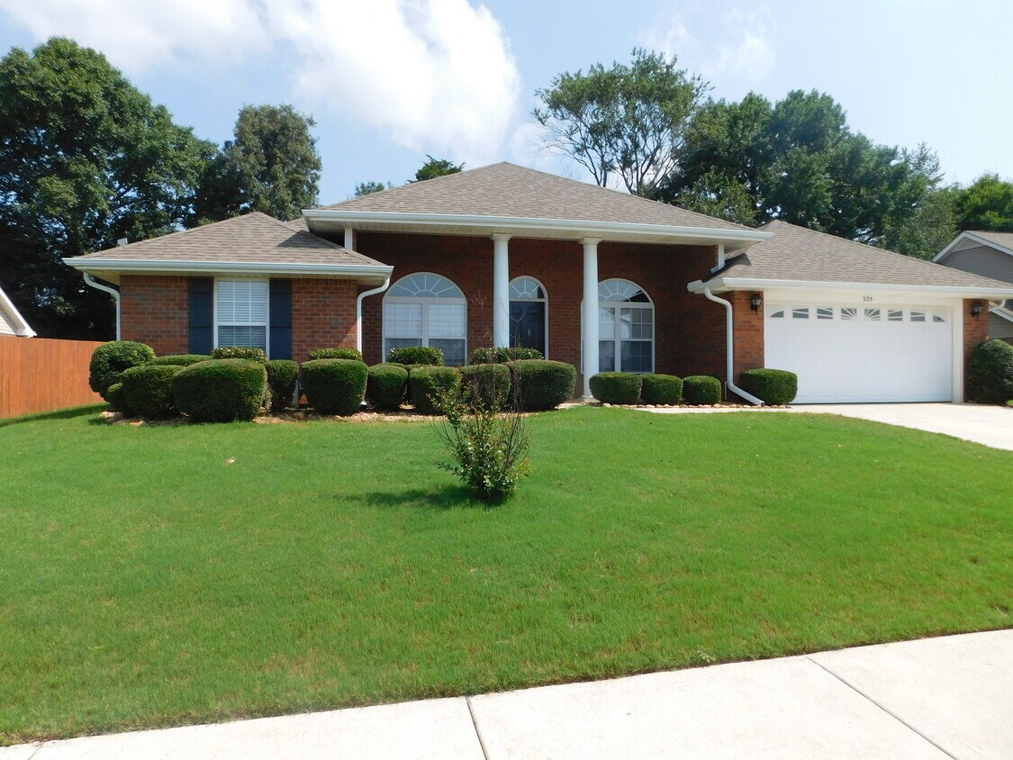 Primary Photo - 225 De Jan Rd