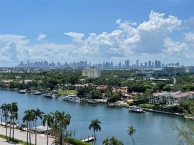 Building Photo - 5001 Collins Ave