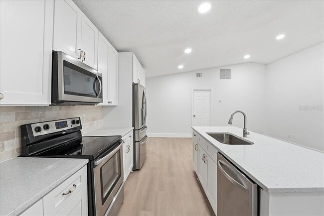 Building Photo - 10619 Abingdon Chase