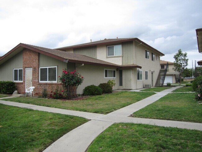 Cute complex - 9926 Mission Vega Rd