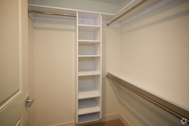 1HAB, 2BA Comedor - 1,051 - Brookhurst Place - I