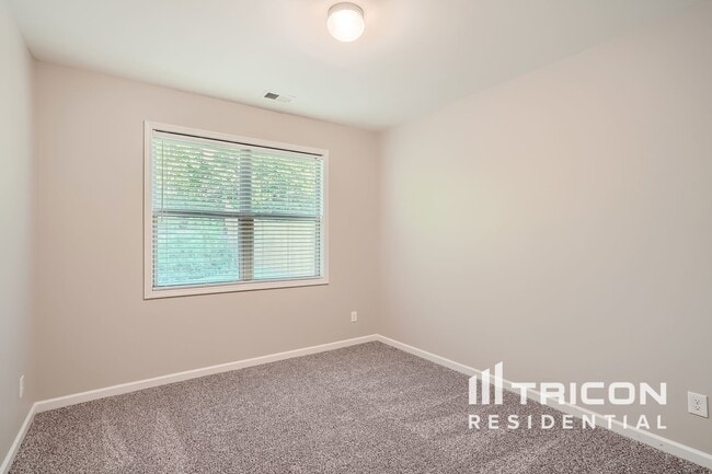 Building Photo - 3952 Margaux Dr