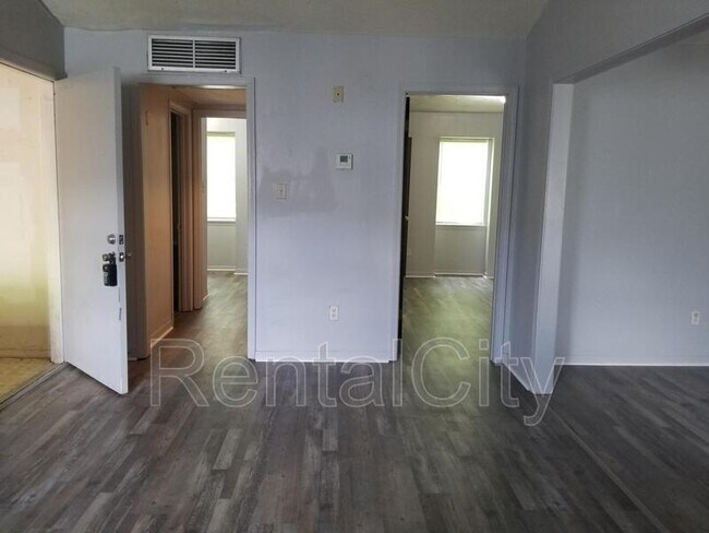 Foto del edificio - 268 Greenfield Dr