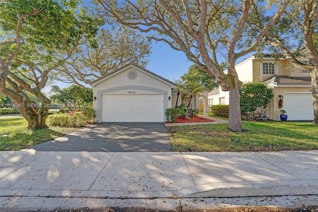 Photo - 9012 Lake Park Cir S House