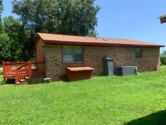 Building Photo - 1913 E 7 Pines St