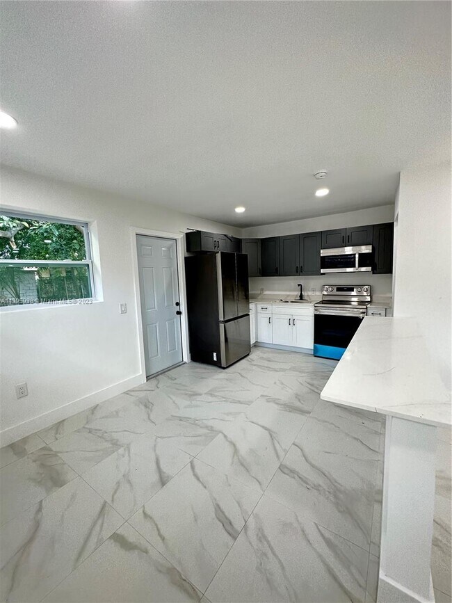 Foto del edificio - 1453 NW 34th St