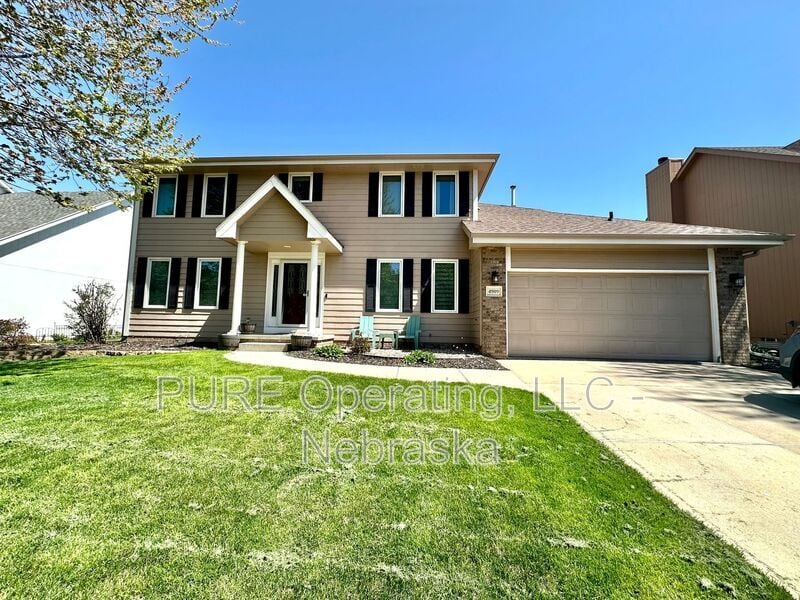 Photo - 4909 N 142nd St