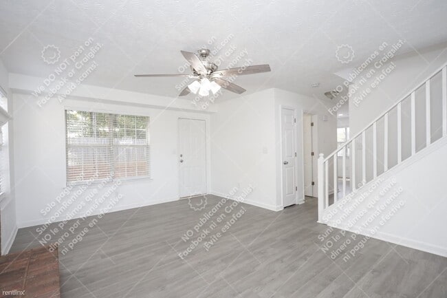Building Photo - 3 br, 2.5 bath House - 118 Pecan Dr