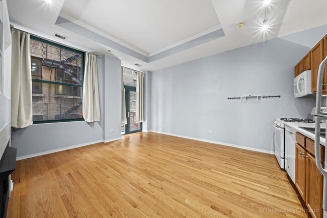 Photo - 208 W Washington St Apartment