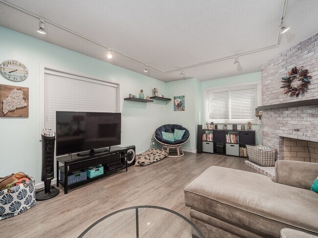 Foto del edificio - 49 Captain Eames Cir