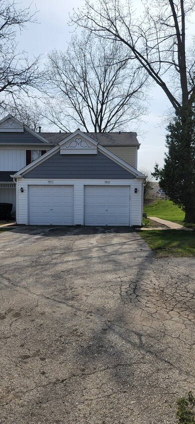 1 Car Garage End Unit - 2615 Country Oaks Ct