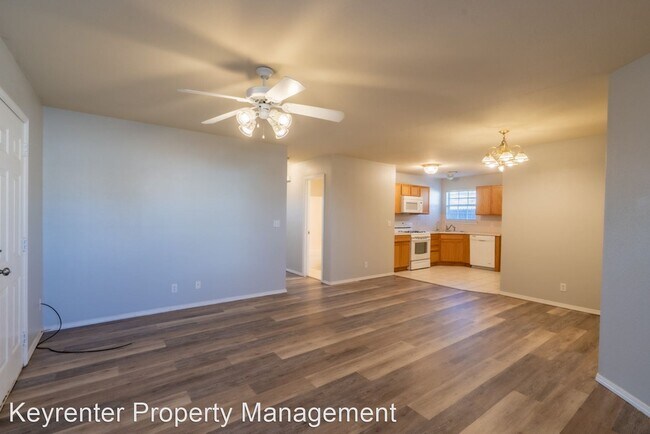 Foto del edificio - 3 br, 2 bath House - 5620 S Waco Ave