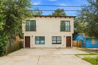 Building Photo - 1718 Roxella St