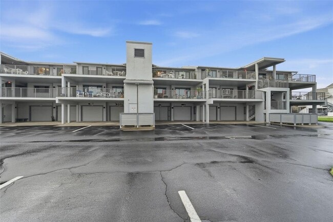 Building Photo - 845 Ladyfish Ave