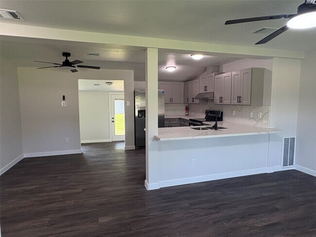 Foto del edificio - 55 Periwinkle Ct