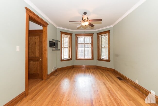 Building Photo - 3710 N Damen Ave
