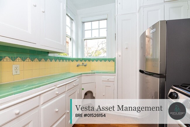 Building Photo - 1460-1462-1462 Jefferson St