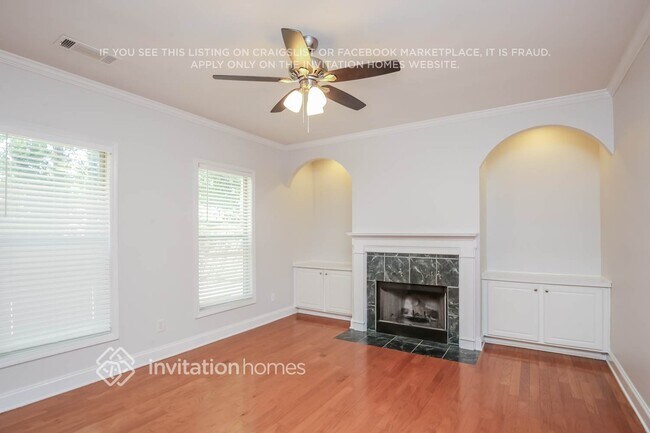 Building Photo - 532 Suwanee Oaks Dr NE