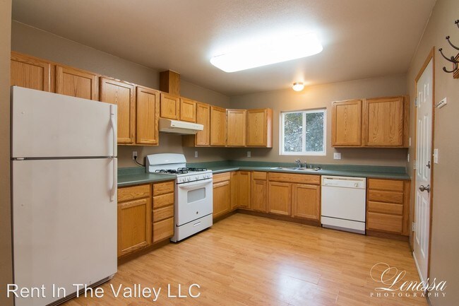 Building Photo - 10350 E Palmer-Wasilla Hwy