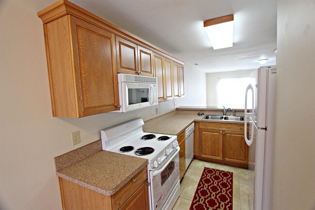 Building Photo - 500 Barberton Dr