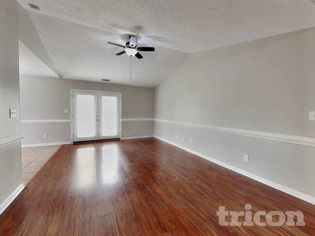 Foto del edificio - 4901 Farmview Dr