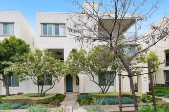 Building Photo - 341 Magnet