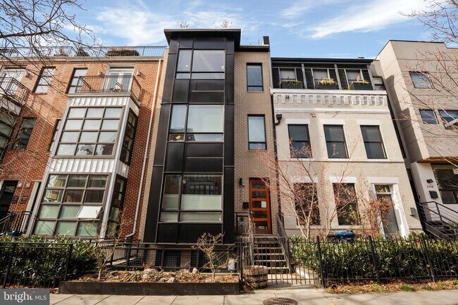 Building Photo - 2110 10th St NW