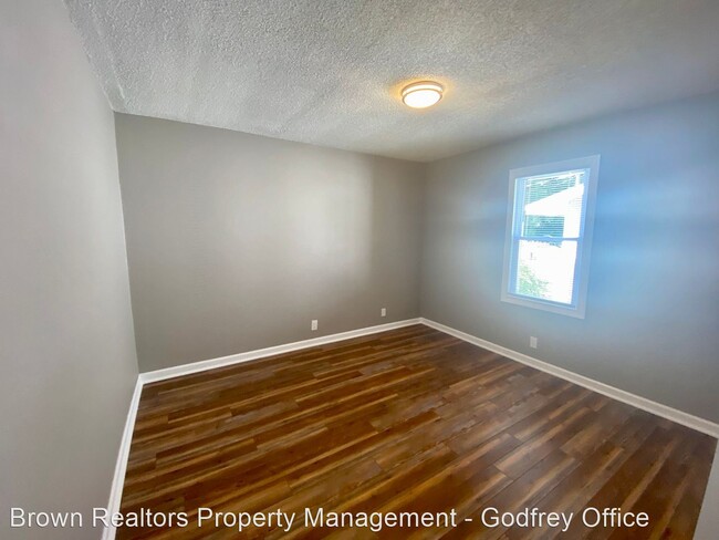 Building Photo - 3 br, 1 bath House - 218 Picker