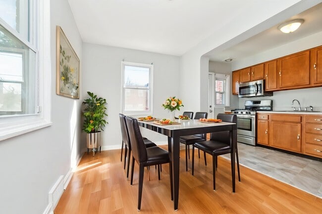 Foto del edificio - 3705 Midheights Rd