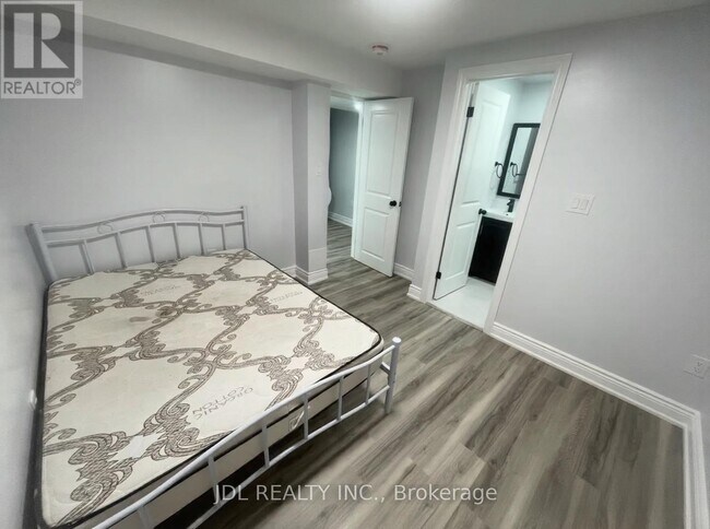 Photo du bâtiment - 30 Lavron Ct