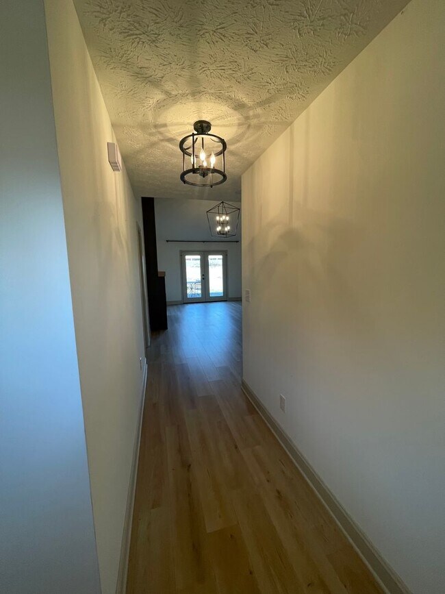 Building Photo - Beautiful Ranch home