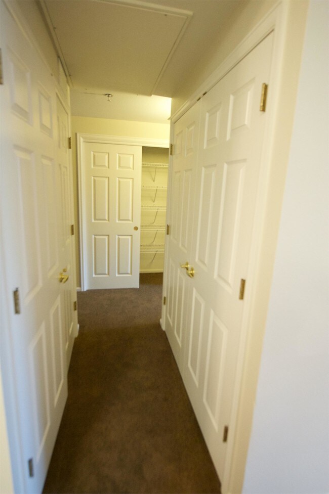 Foto del edificio - 2895 W Riverwalk Cir