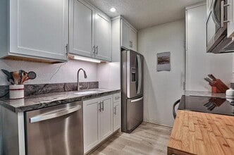 Building Photo - 3107 Golden Oaks Ln