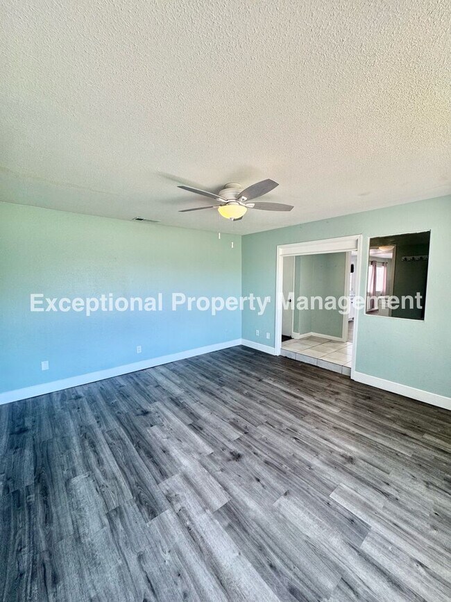Foto del edificio - Ready to move in 3 bed 2 bath pool home