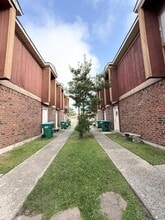 Building Photo - 1621 42nd St