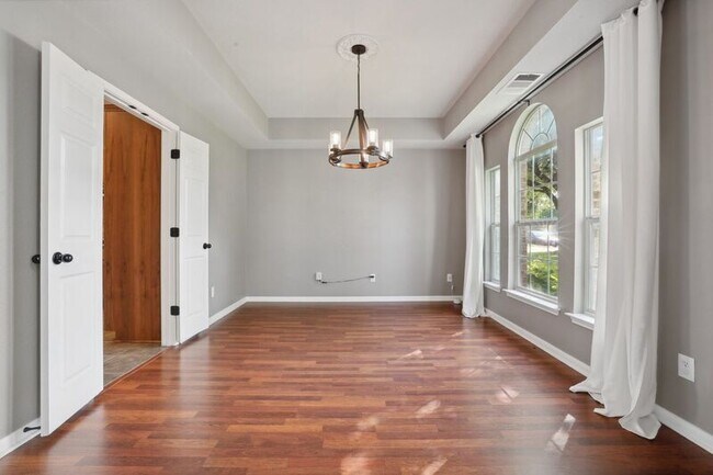 Building Photo - 3700 Harvey Penick Dr