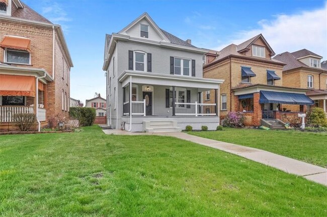 Building Photo - 494 Lincoln Ave