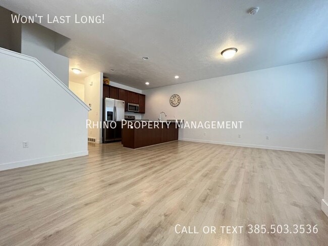 Building Photo - 1248 W Saddlebred Way