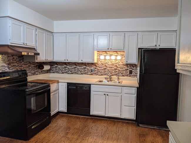 Kitchen - 27557 W Echo Vly