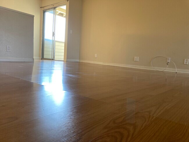 Foto del edificio - 934 Cone Flower Ln