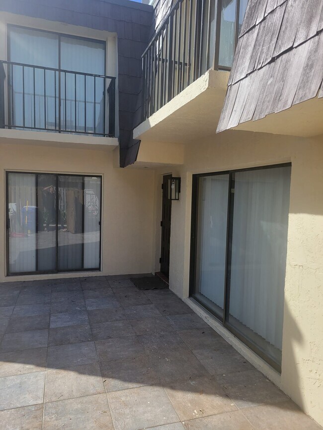 Foto del edificio - 570 N Tropic Ln