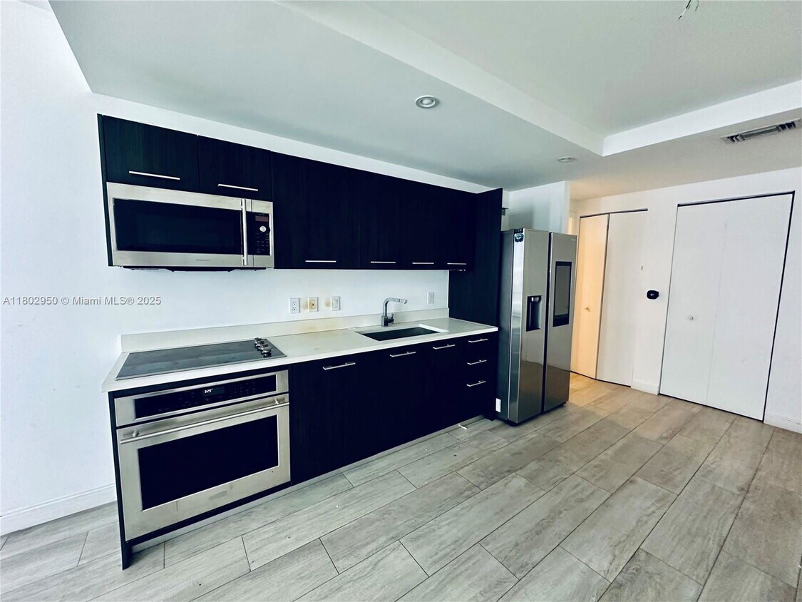 Foto principal - 55 SW 9th St