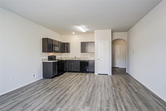 Building Photo - 4915 Sweet Chestnut Ln