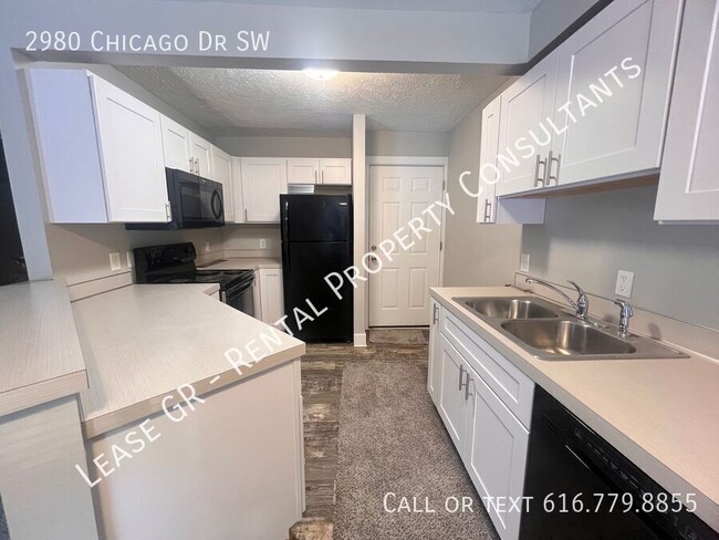 Building Photo - One Bedroom - Remodeled Apartment in Grand...